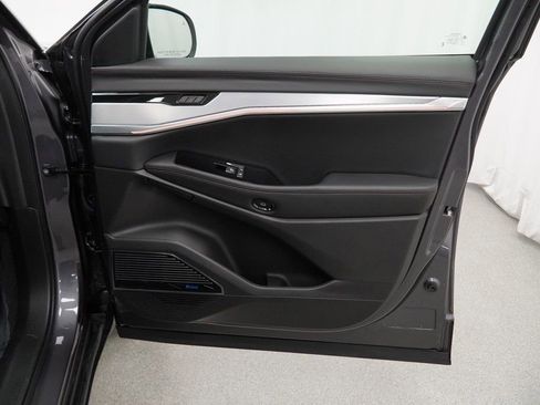 Used 2024 Jeep Wagoneer Launch Edition image 46