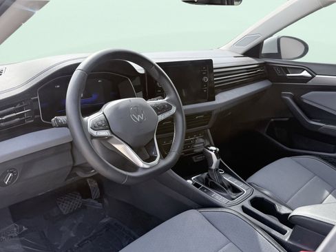 Used 2025 Volkswagen Jetta SE FWD image 26