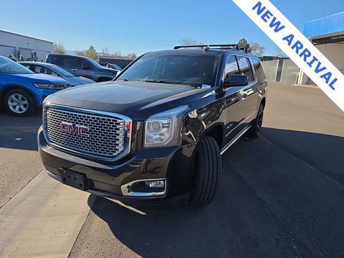 Used 2016 GMC Yukon XL Denali w/ Open Road Package image 9