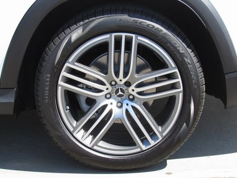 New 2025 Mercedes-Benz GLS 450 4MATIC image 41