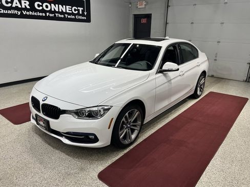 Used 2018 BMW 330i xDrive Sedan image 4