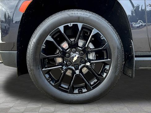Used 2022 Chevrolet Suburban High Country AWD/4WD image 35