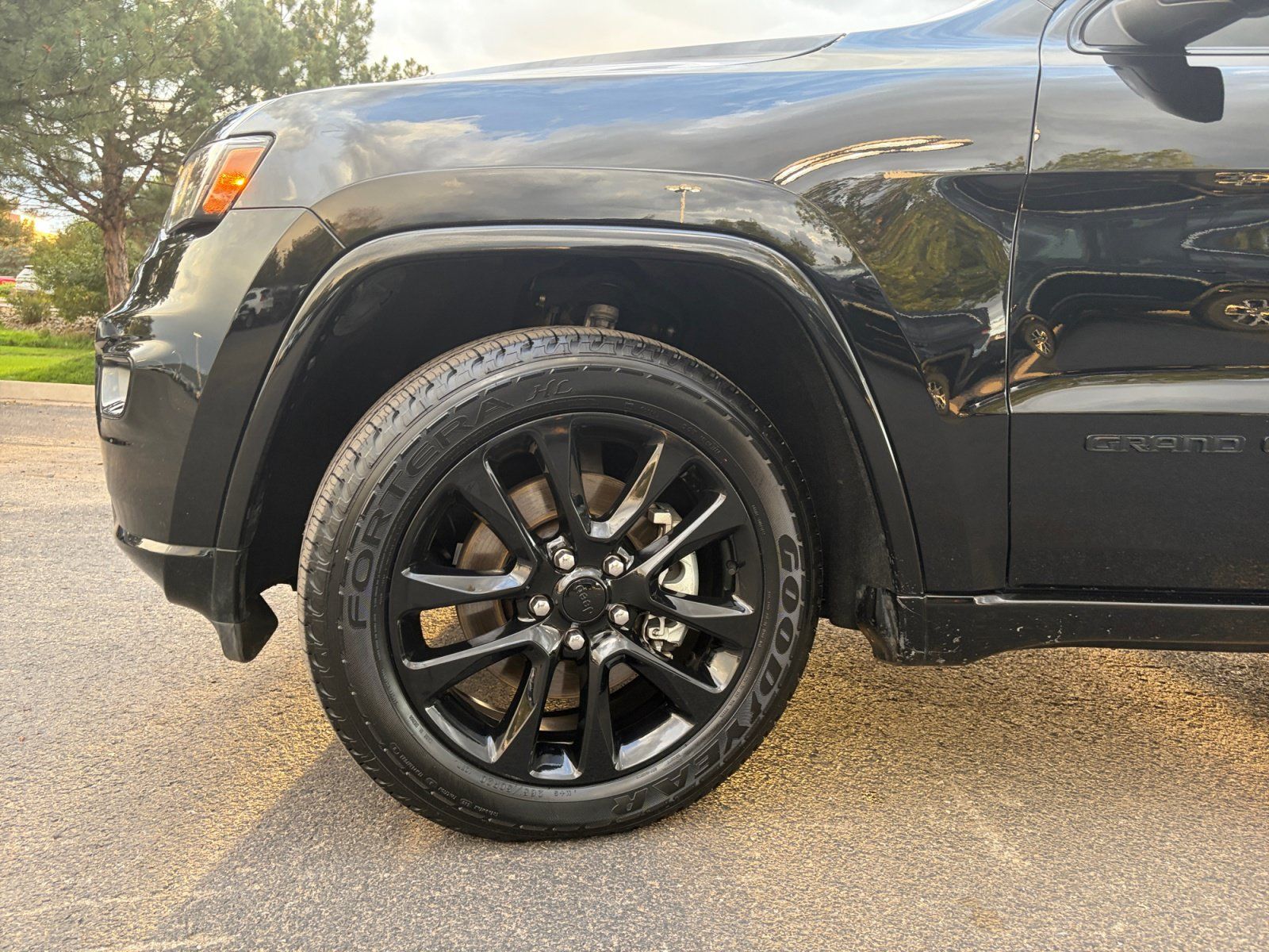 Used 2021 Jeep Grand Cherokee Laredo X AWD/4WD image 10