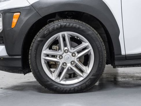 Used 2021 Hyundai Kona SE FWD image 64