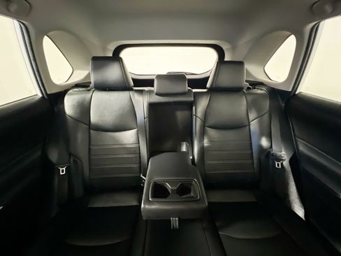 Used 2021 Toyota RAV4 XLE Premium image 33