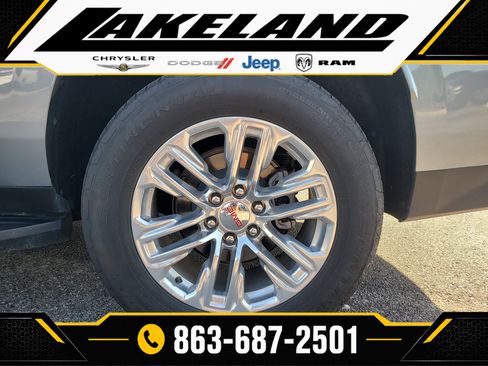 Used 2024 GMC Yukon XL SLT w/ SLT Premium Package AWD/4WD image 8