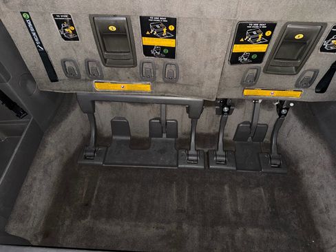 Used 2014 Toyota Sienna XLE image 40