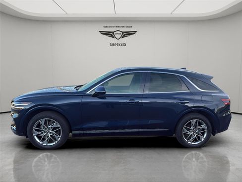 Used 2022 Genesis GV70 2.5T w/ Select Package image 2