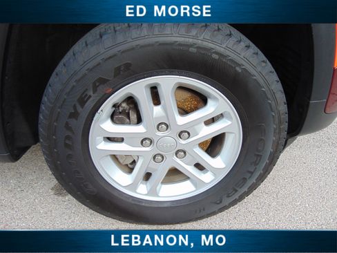 Used 2024 Jeep Grand Cherokee Laredo image 20