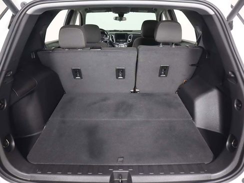 Used 2023 Chevrolet Equinox LT image 18