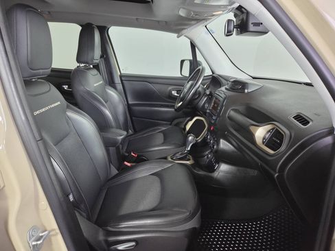 Used 2017 Jeep Renegade Trailhawk AWD/4WD image 30