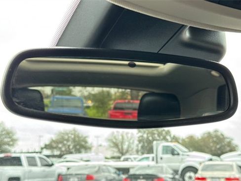 Used 2022 Buick Envision Essence w/ Sport Touring Package image 25