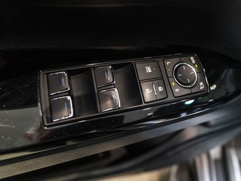 Used 2017 Lexus LX 570 4WD w/ Luxury Package image 20