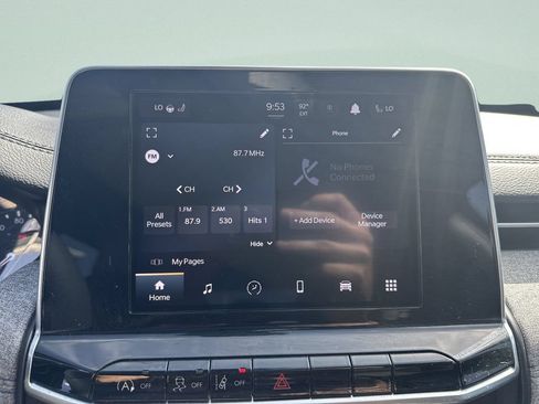 Used 2025 Jeep Compass Latitude w/ Sun & Sound Group AWD/4WD image 18
