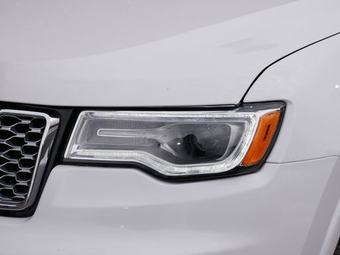 Used 2020 Jeep Grand Cherokee Overland image 5