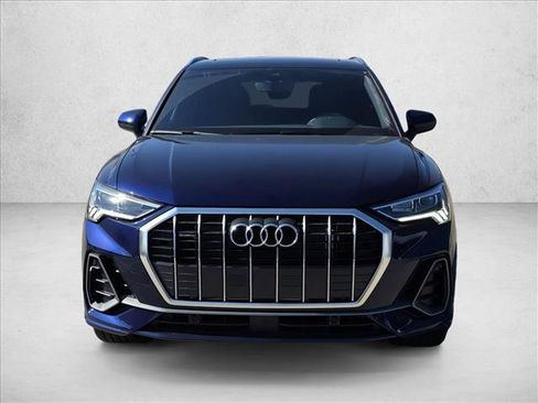 Used 2025 Audi Q3 2.0T Premium w/ Convenience Package AWD/4WD image 2