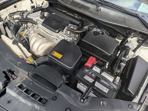 Used 2015 Toyota Camry LE image 39