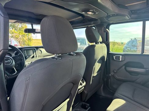 Used 2018 Jeep Wrangler Unlimited Sport AWD/4WD image 24