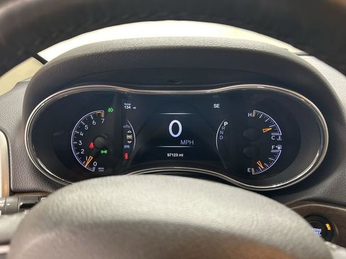 Used 2018 Jeep Grand Cherokee Limited image 13