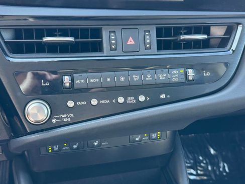 Used 2023 Lexus ES 250 w/ Premium Package image 30