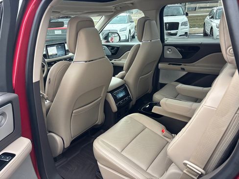 Used 2020 Lincoln Aviator Reserve w/ Equipment Group 202A image 27