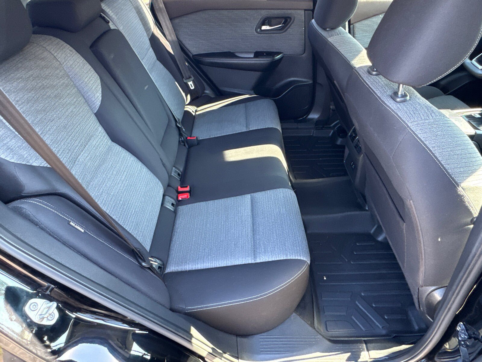 Used 2022 Nissan Rogue SV FWD image 17