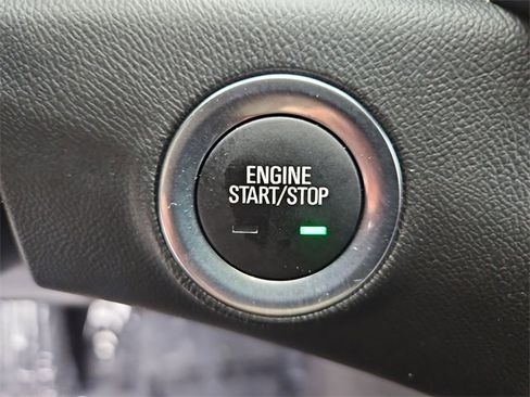 Used 2024 GMC Terrain SLT image 17