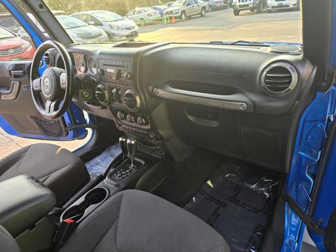 Used 2015 Jeep Wrangler Unlimited Sport w/ Quick Order Package 24S image 21