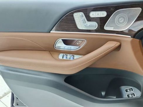 Used 2025 Mercedes-Benz GLE 450e 4MATIC image 35