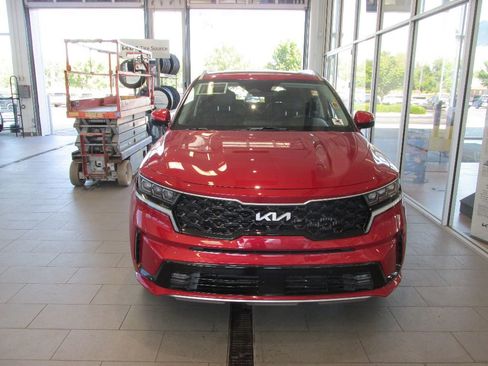 Used 2022 Kia Sorento SX image 2