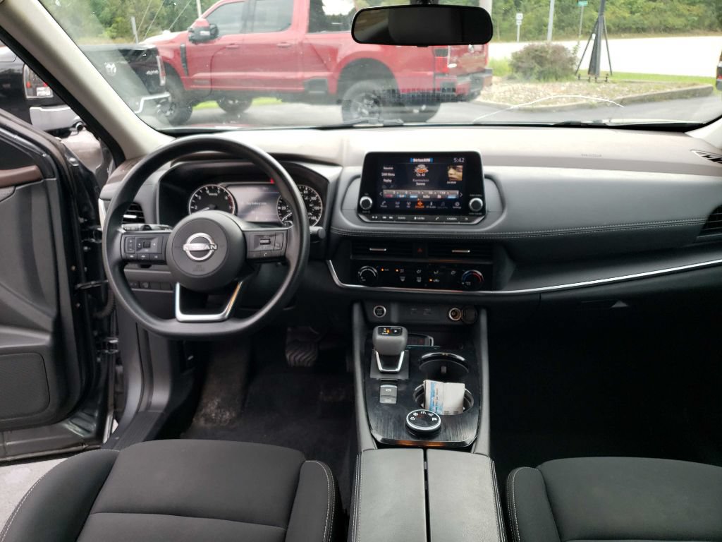 Used 2023 Nissan Rogue S AWD/4WD image 12