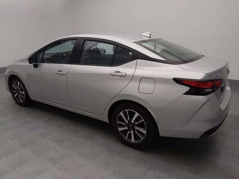 Used 2025 Nissan Versa SV image 3