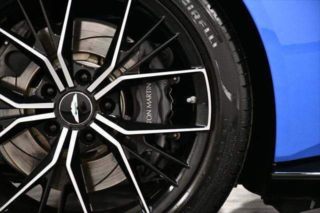 Used 2021 Aston Martin V8 Vantage Roadster RWD image 18