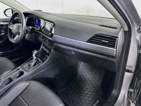 Certified 2023 Volkswagen Jetta SE FWD image 28