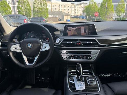 Used 2020 BMW 740i xDrive w/ Cold Weather Package image 27