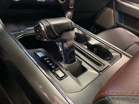 Certified 2022 Ford F150 Lariat w/ Equipment Group 502A High image 25