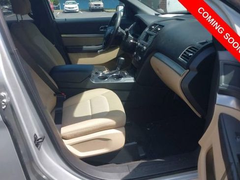 Used 2017 Ford Explorer 4WD image 5