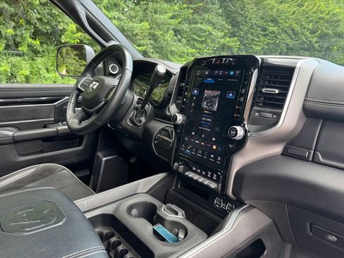 Used 2022 RAM 3500 Laramie AWD/4WD image 15