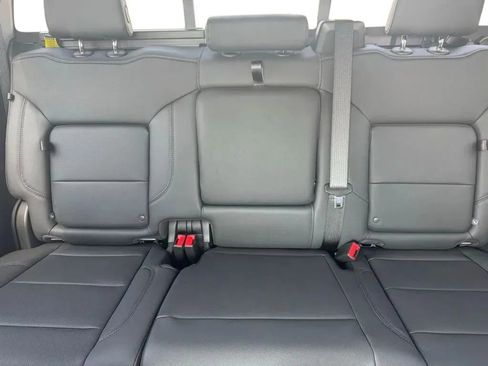 Used 2020 Chevrolet Silverado 1500 Custom w/ Custom Value Package image 18