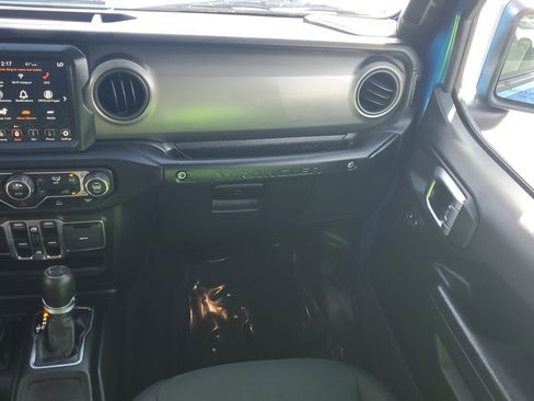 Used 2022 Jeep Wrangler Unlimited Willys image 16