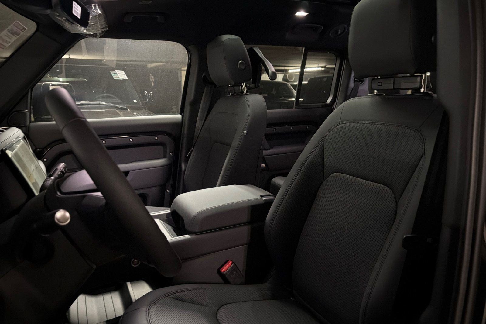 New 2026 Land Rover Defender 130 X-Dynamic SE AWD/4WD image 25
