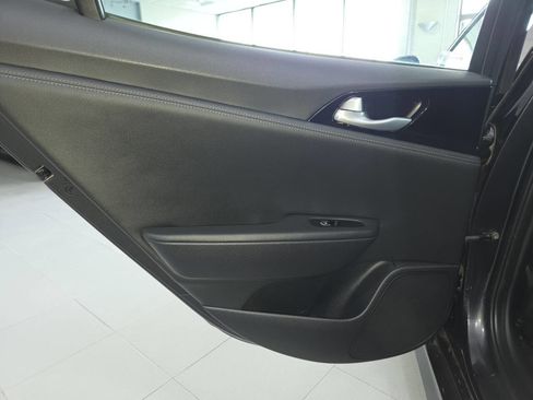 Used 2019 Kia Stinger AWD/4WD image 19