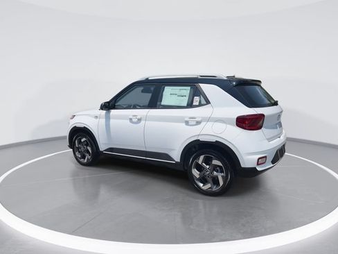 New 2026 Hyundai Venue SEL FWD image 6