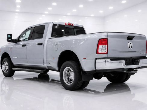 Used 2022 RAM 3500 Tradesman AWD/4WD image 3