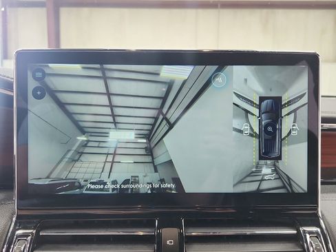 Used 2024 Lincoln Navigator Premiere image 28