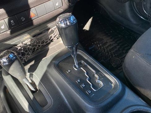 Used 2018 Jeep Wrangler Unlimited Sport S image 34