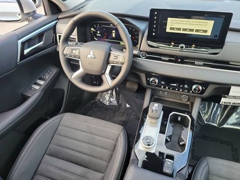 New 2026 Mitsubishi Outlander SE FWD image 16