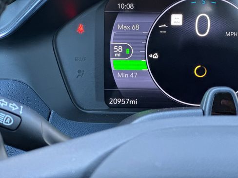 Used 2022 Chevrolet Bolt EUV Premier w/ Launch Edition image 28