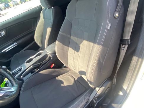 Used 2020 Ford Mustang Coupe RWD image 10