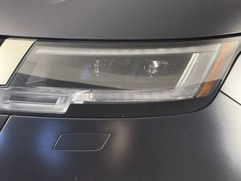 Used 2023 Land Rover Range Rover SE image 12